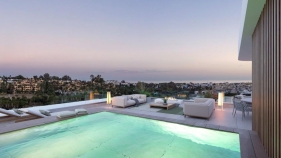 Rijtjeshuis East Estepona € 1.300.000,-